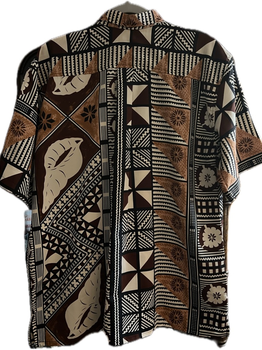 Fijian design button down shirt with conch shell